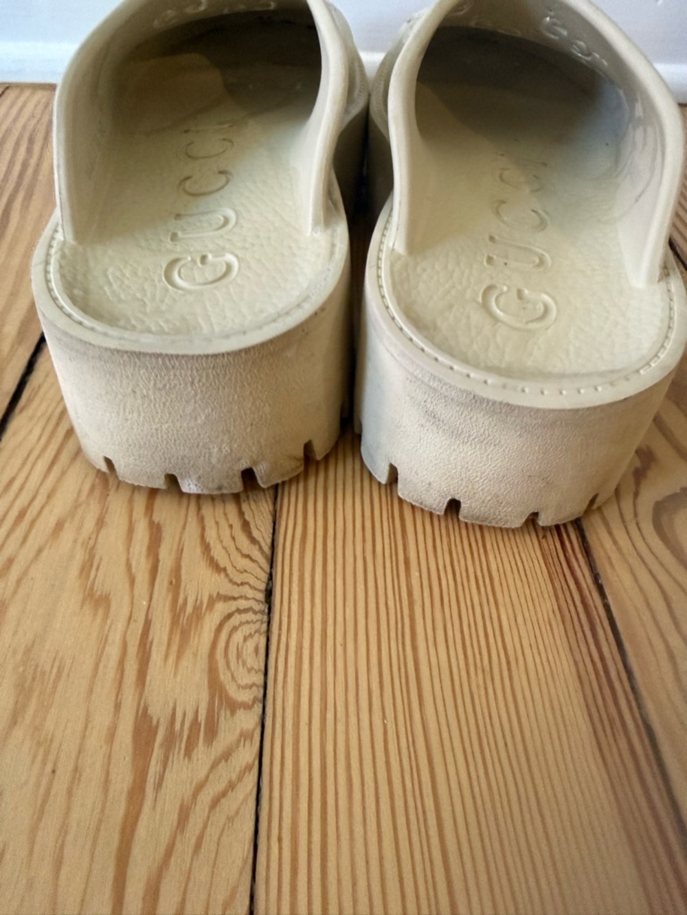 Gucci Cream Clogs - Picture 3 of 10